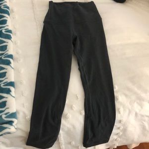 Lululemon cropped aligns